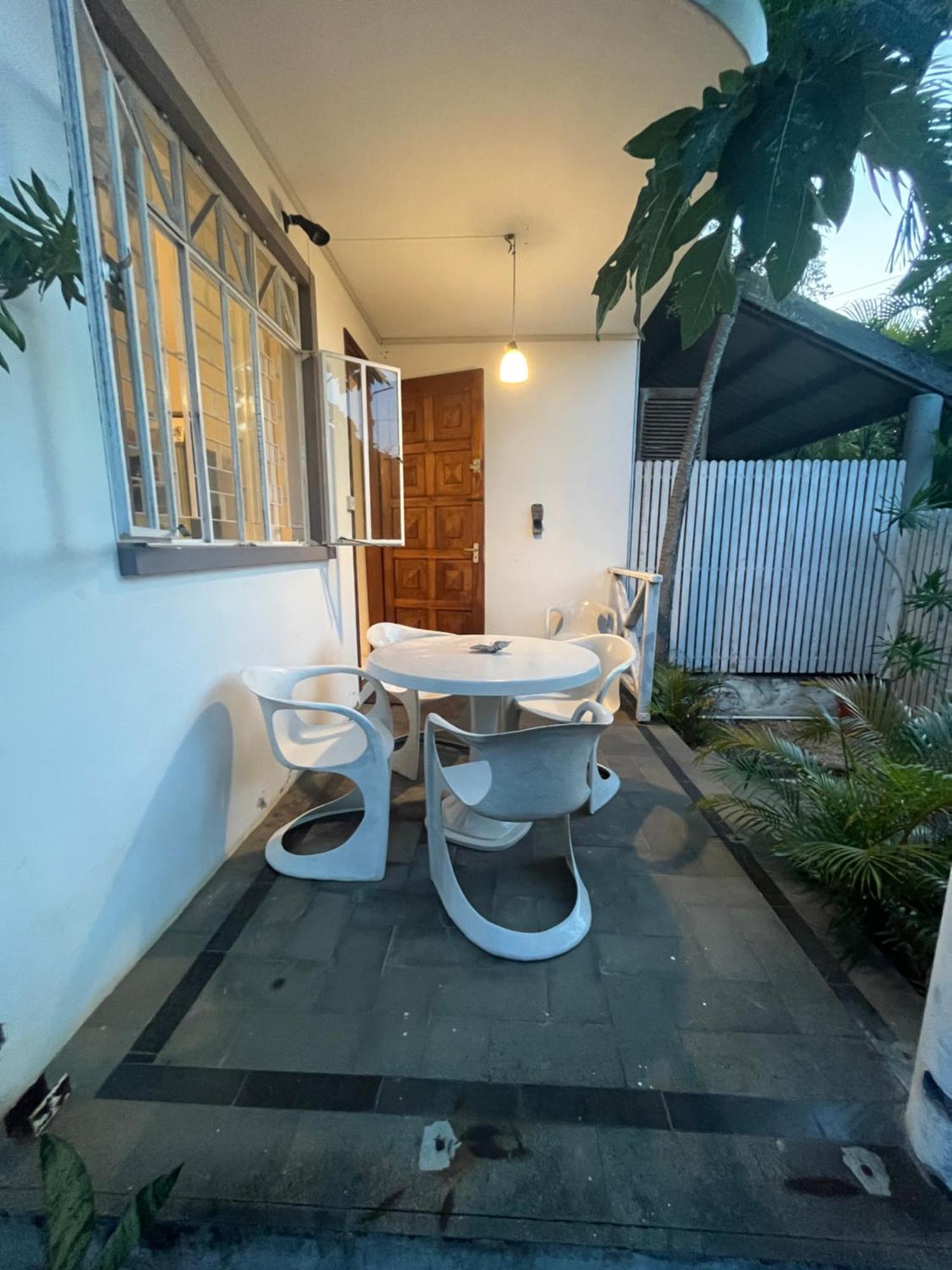 Maison Sandra Montchoisy Luaran gambar