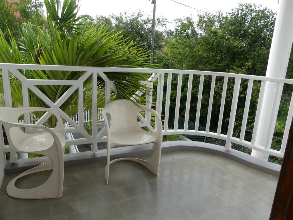 Maison Sandra Montchoisy Luaran gambar